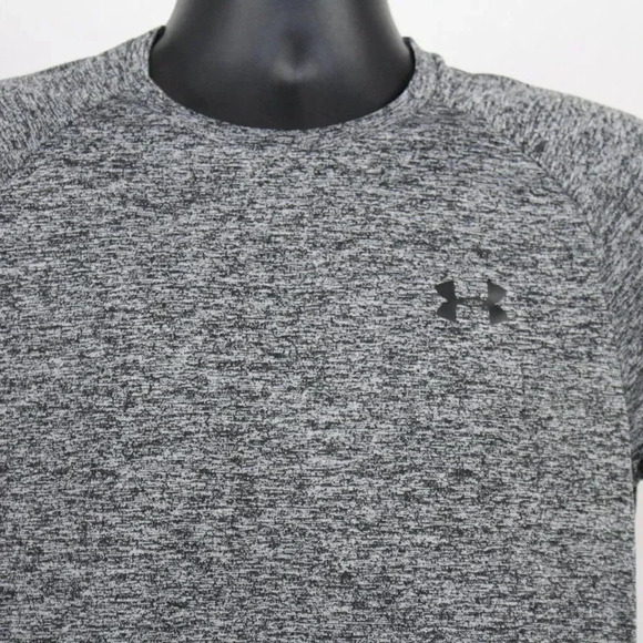UNDER ARMOUR Tee - Picture 2 of 8